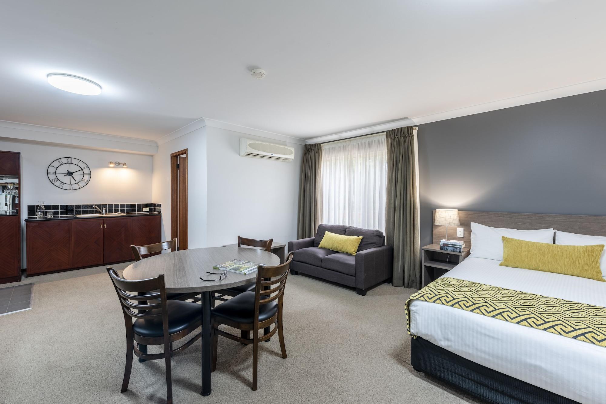 Best Western Plus Ambassador Orange Exterior photo