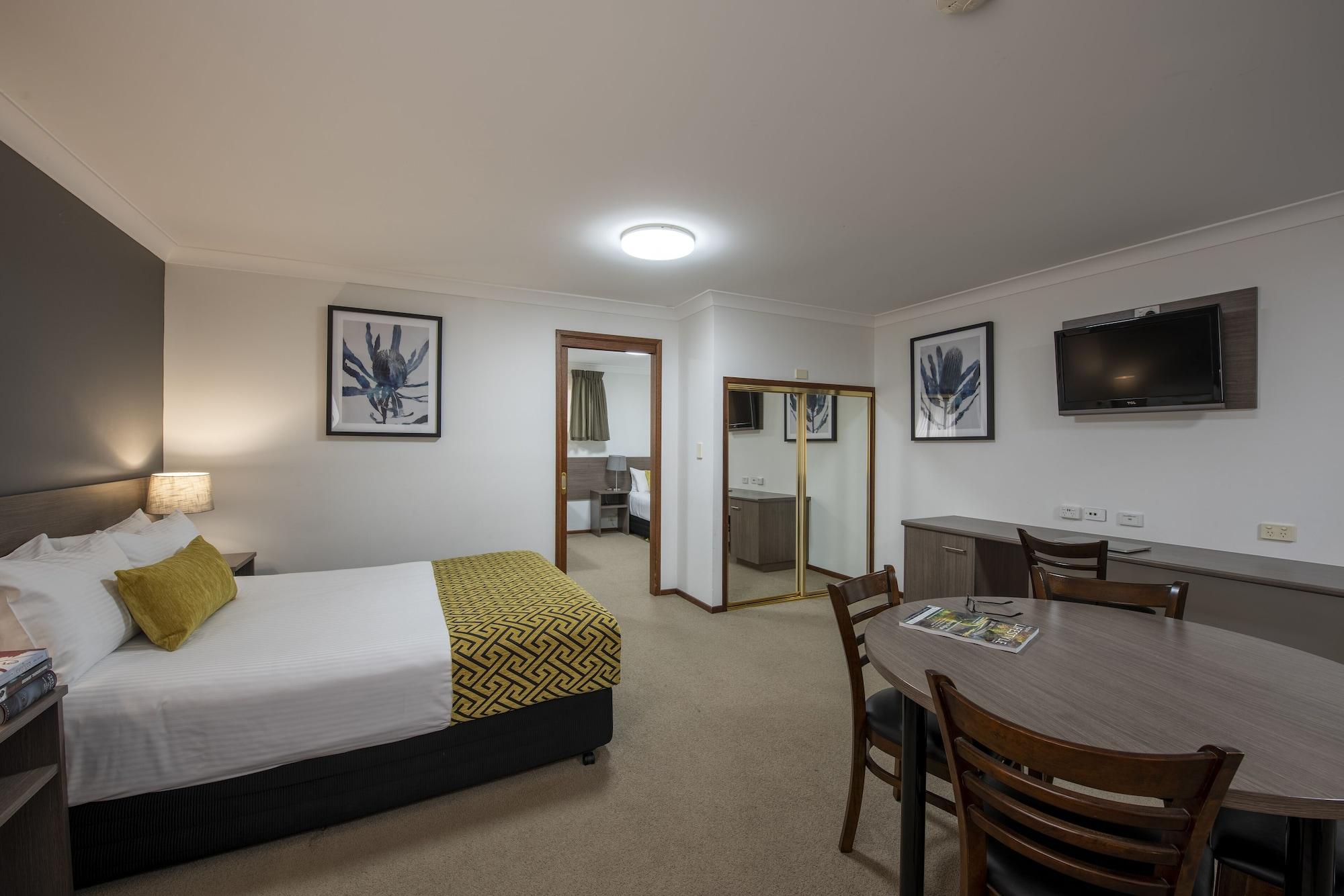 Best Western Plus Ambassador Orange Exterior photo