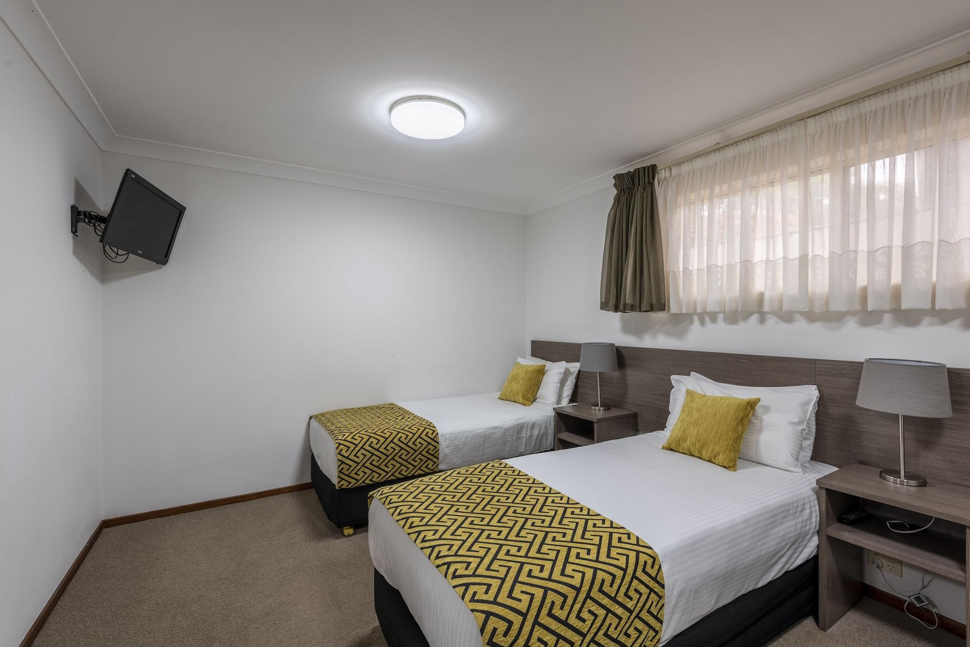 Best Western Plus Ambassador Orange Exterior photo