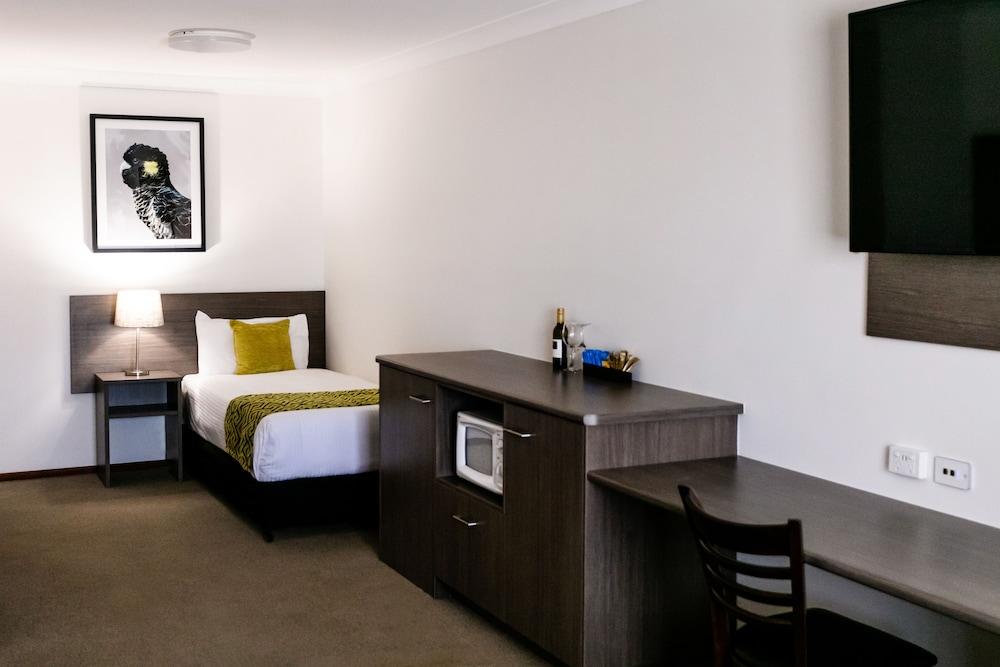 Best Western Plus Ambassador Orange Exterior photo